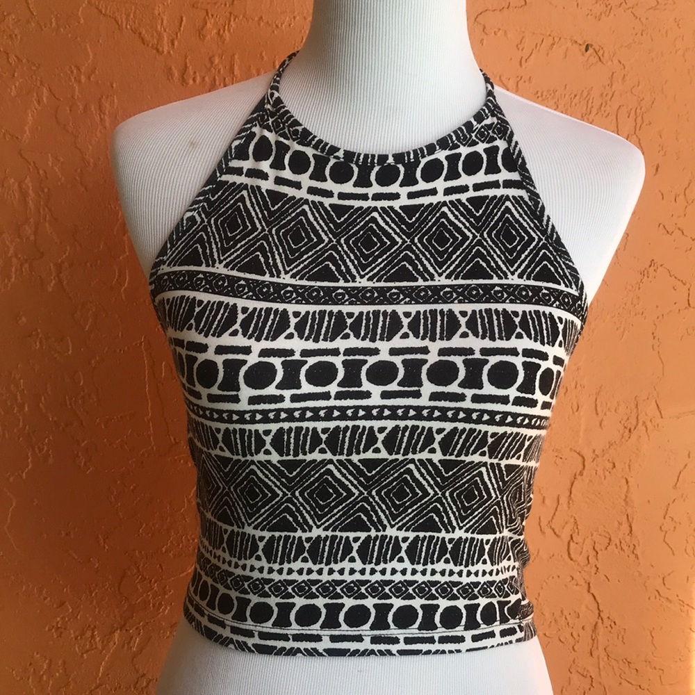 💐Brandy Melville backless halter crop tank